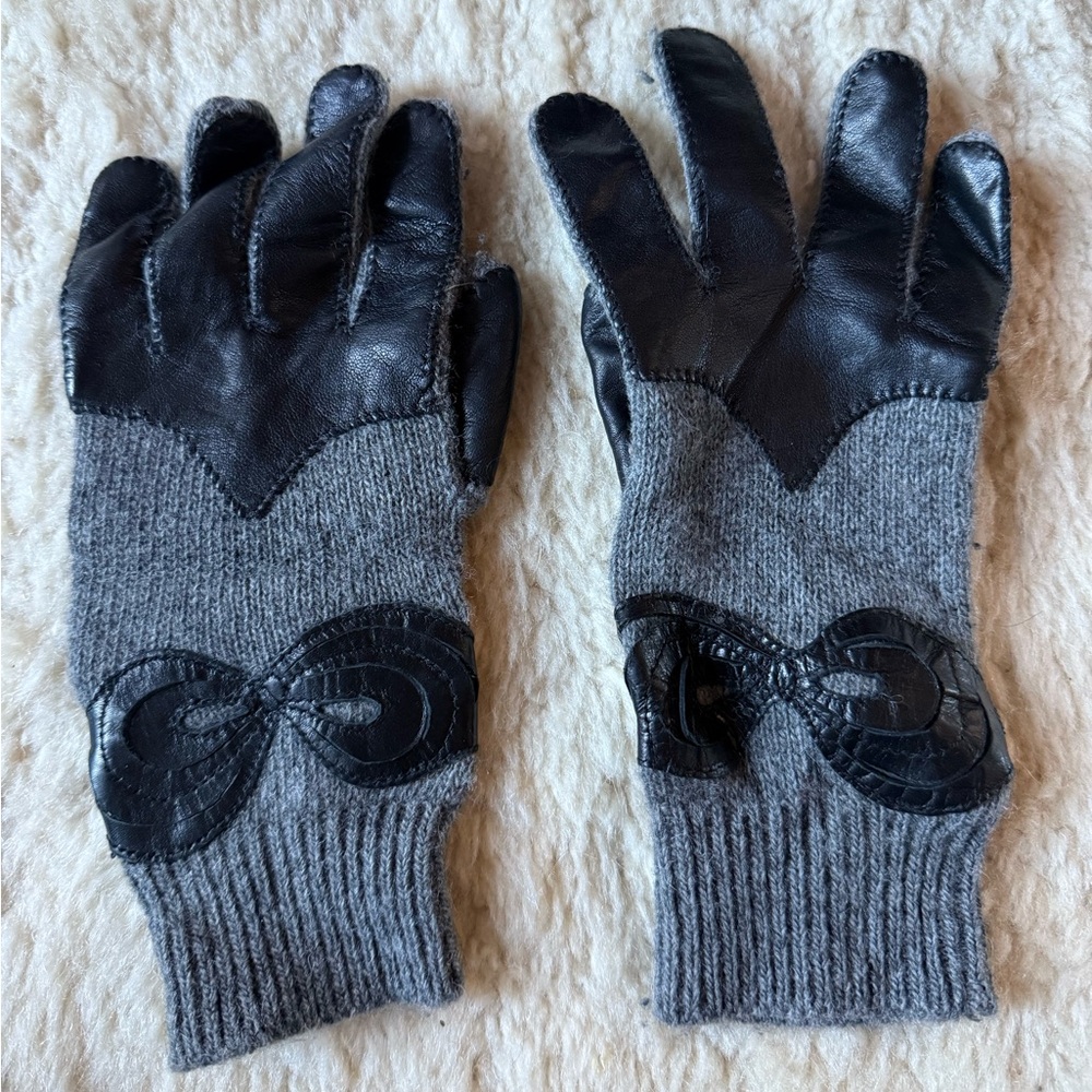 Alberta Ferretti Angora/lambswool and leather gloves with bow detail